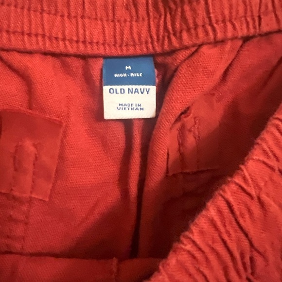 Old Navy pull on shorts - Picture 2 of 3